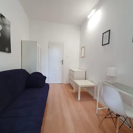 Pokoje Na Parterze 10 Minut Pieszo Do Centrum & Parking-2